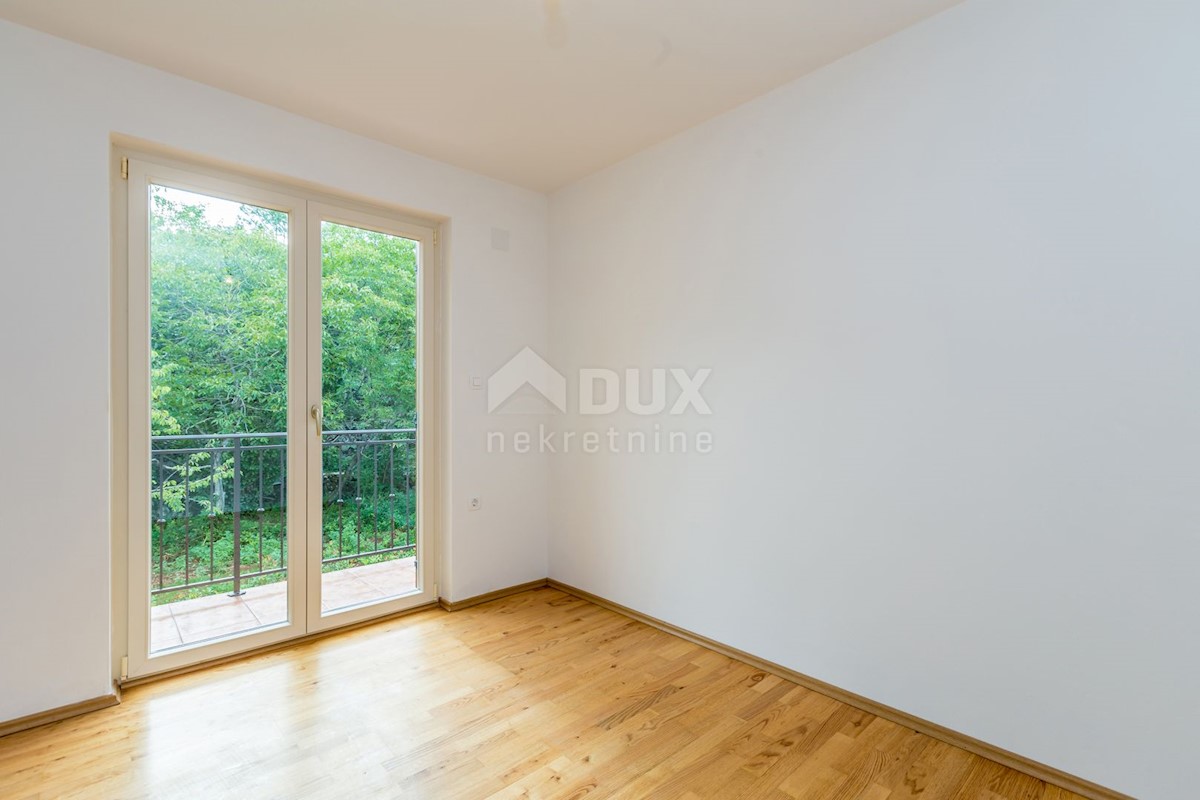 ISOLA DI KRK, vicino a Dobrinje - Casa con piscina e bellissimo giardino paesaggistico