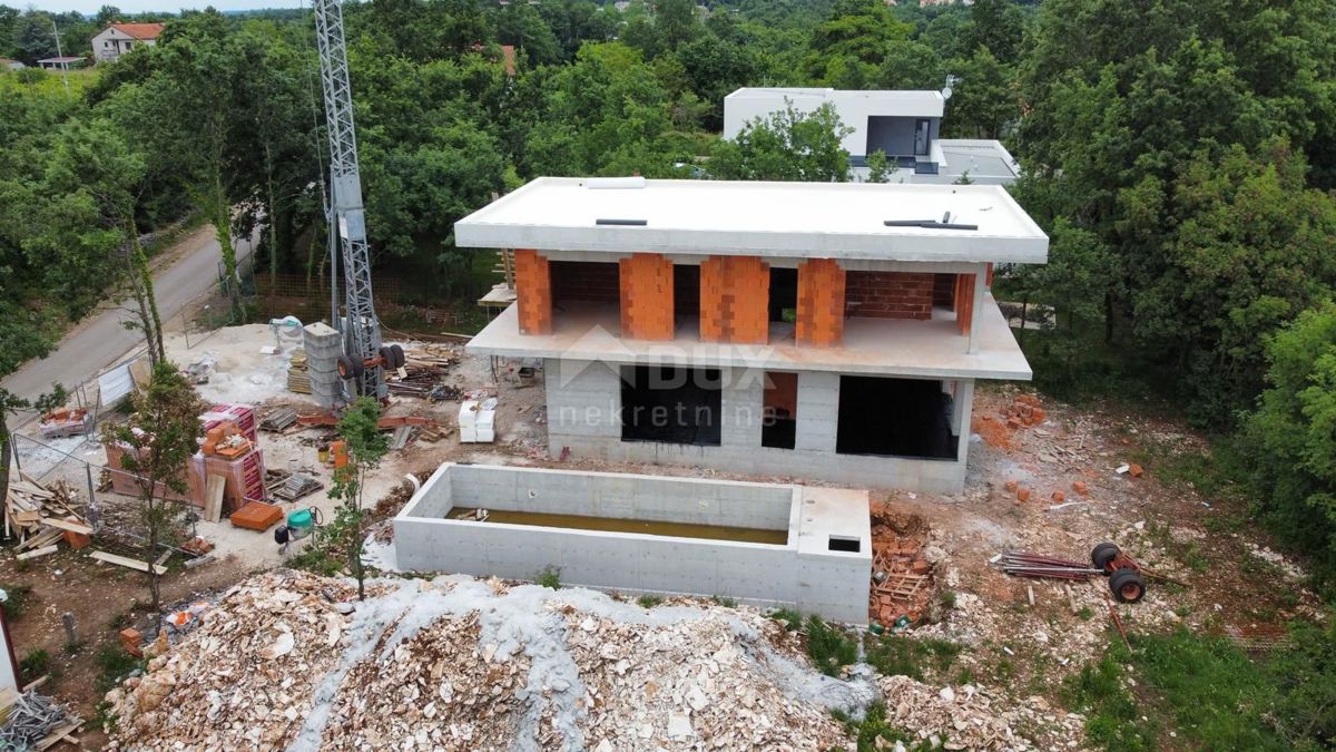 ISTRIA, ST. PETAR IN THE FOREST - Bellissimo edificio nuovo con piscina e cucina estiva