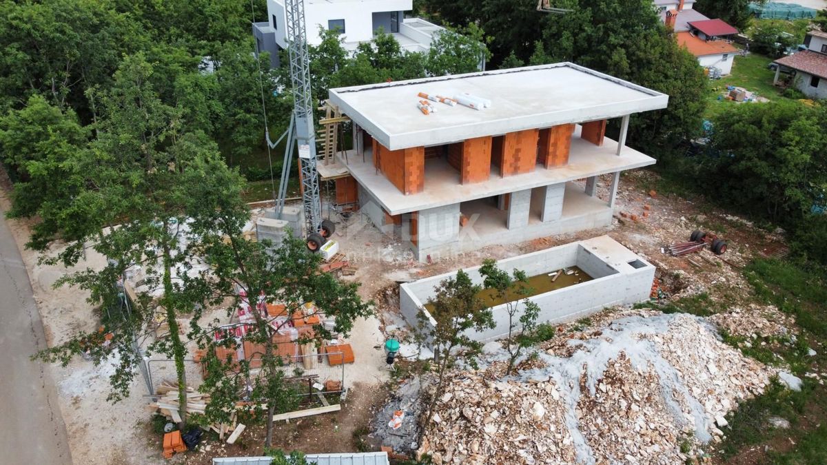 ISTRIA, ST. PETAR IN THE FOREST - Bellissimo edificio nuovo con piscina e cucina estiva