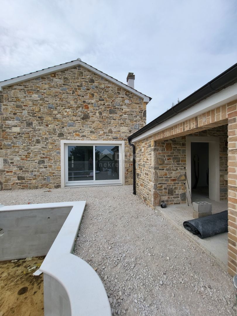ZADAR, VRSI - Oasi di pace ed eleganza: casa in pietra con piscina a Vrsi, vicino a Zara!