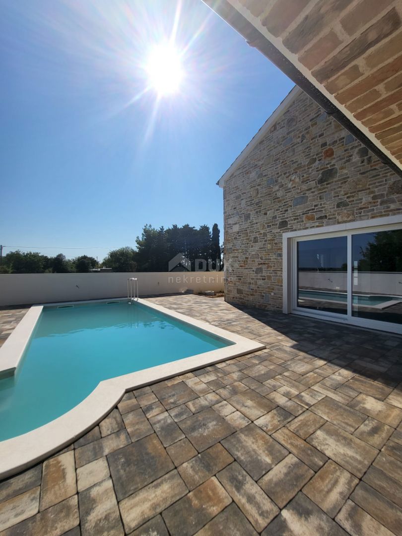 ZADAR, VRSI - Oasi di pace ed eleganza: casa in pietra con piscina a Vrsi, vicino a Zara!