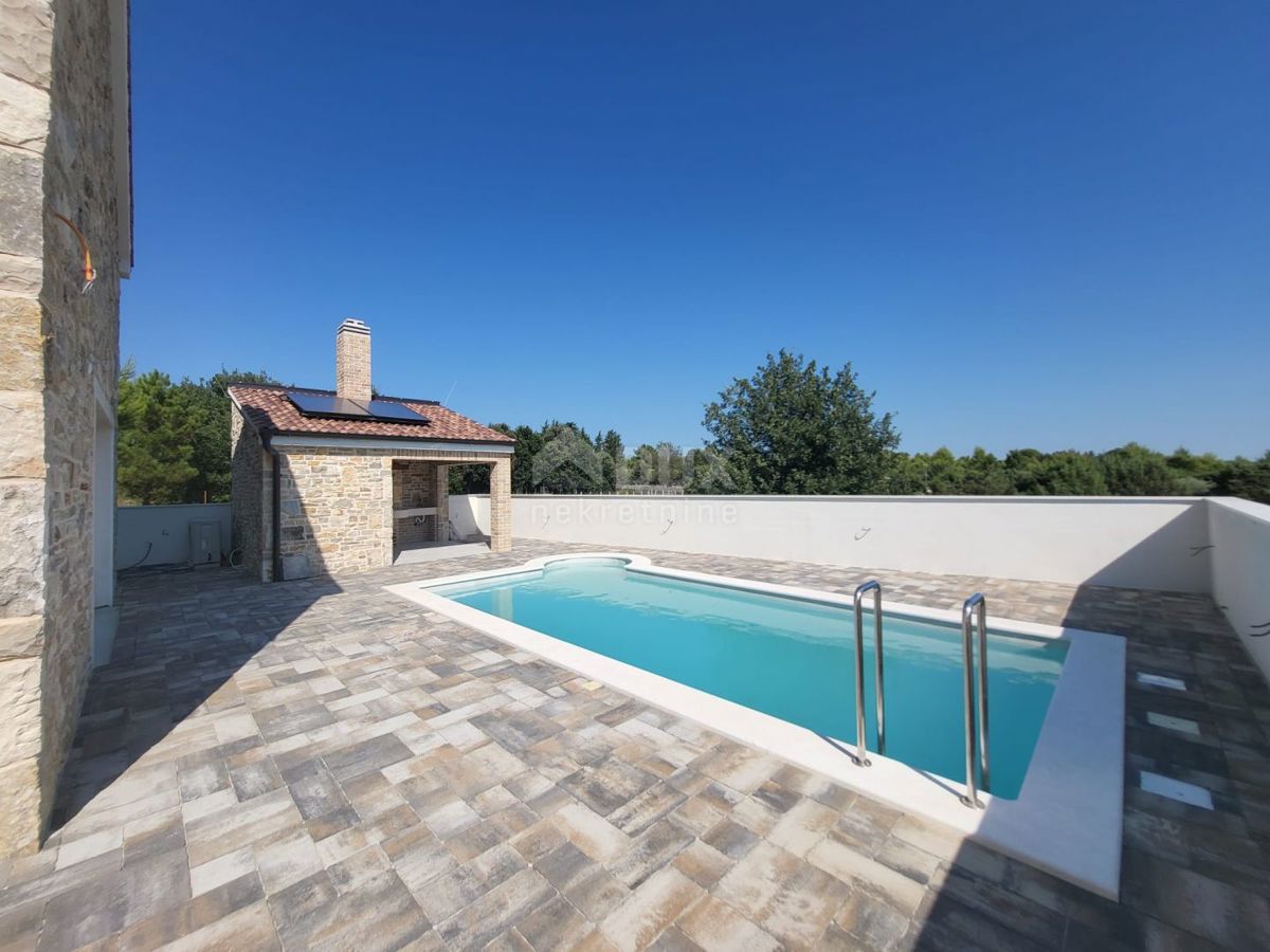 ZADAR, VRSI - Oasi di pace ed eleganza: casa in pietra con piscina a Vrsi, vicino a Zara!