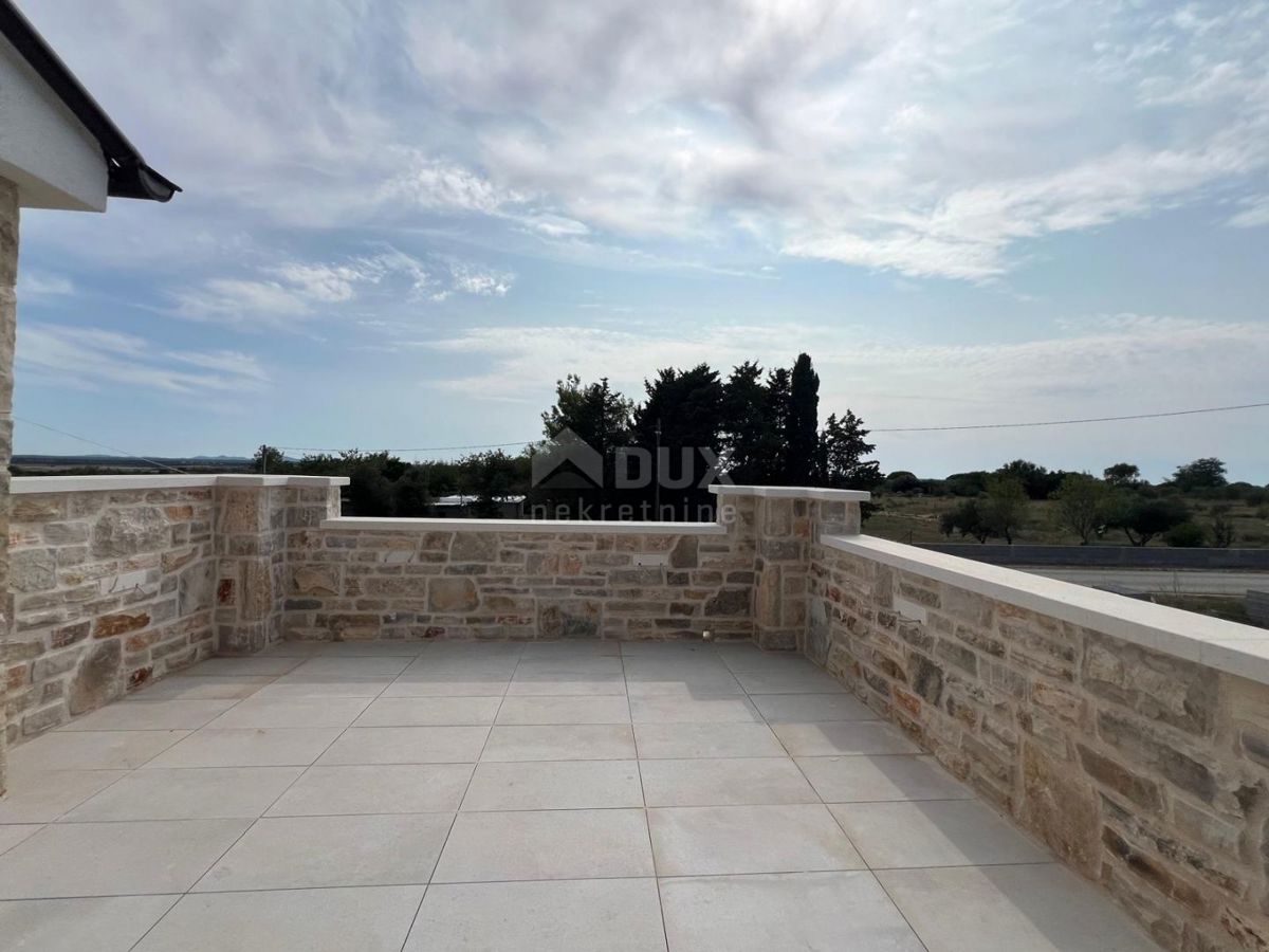 ZADAR, VRSI - Oasi di pace ed eleganza: casa in pietra con piscina a Vrsi, vicino a Zara!