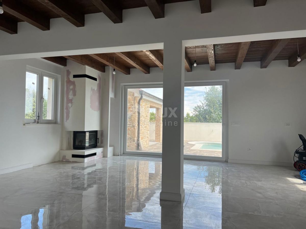 ZADAR, VRSI - Oasi di pace ed eleganza: casa in pietra con piscina a Vrsi, vicino a Zara!