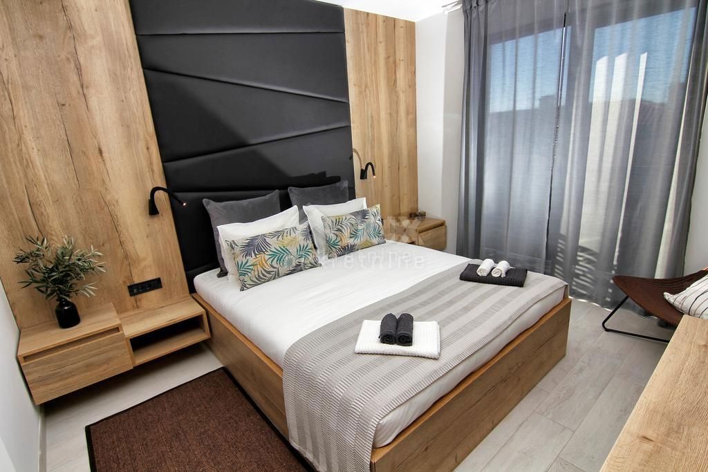 NOVI VINODOLSKI - Hotel con 9 camere e un ristorante nel centro della città
