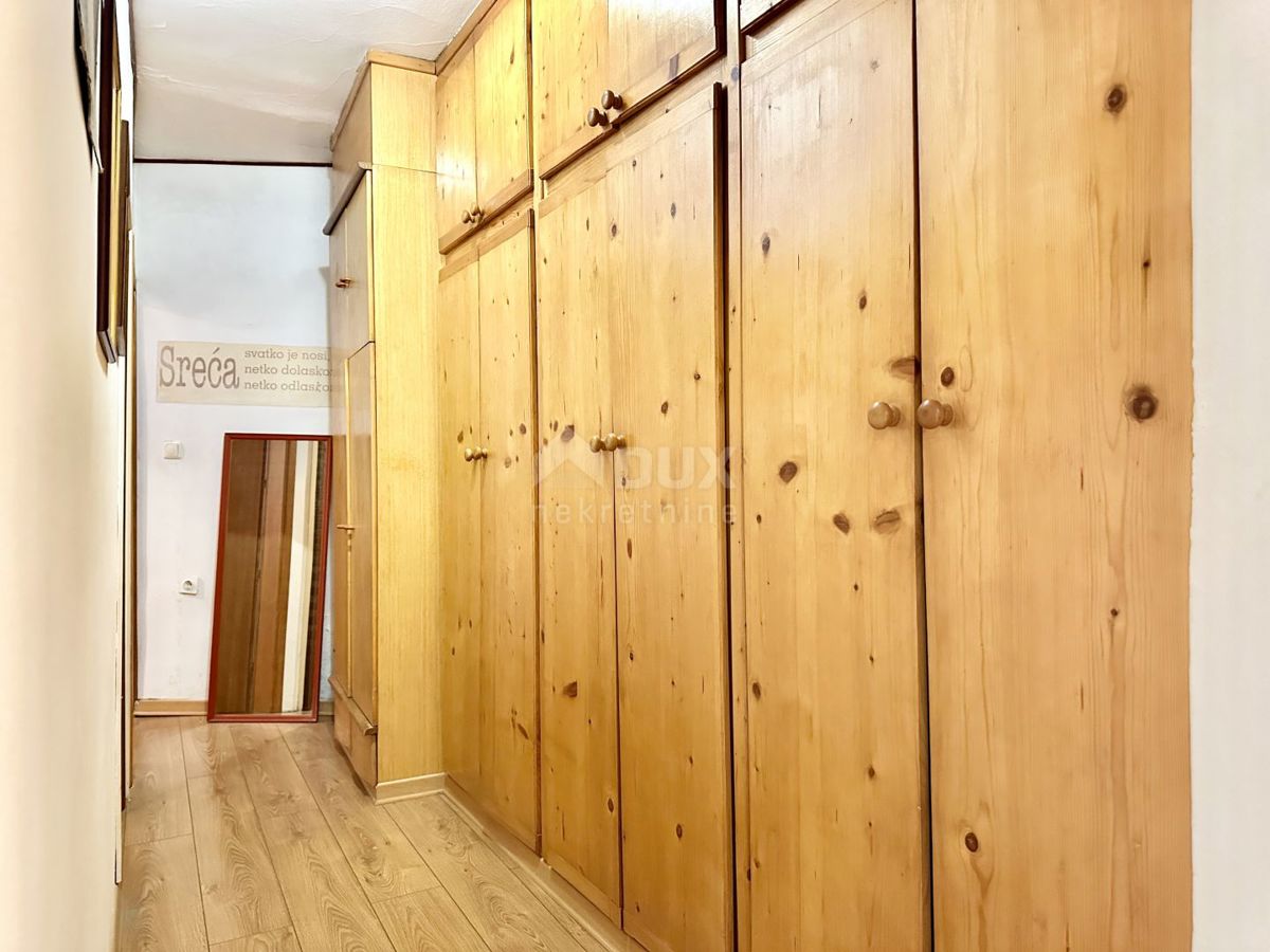 ISTRIA, UMAGO - Appartamento in centro città, 1° piano, 100 m2