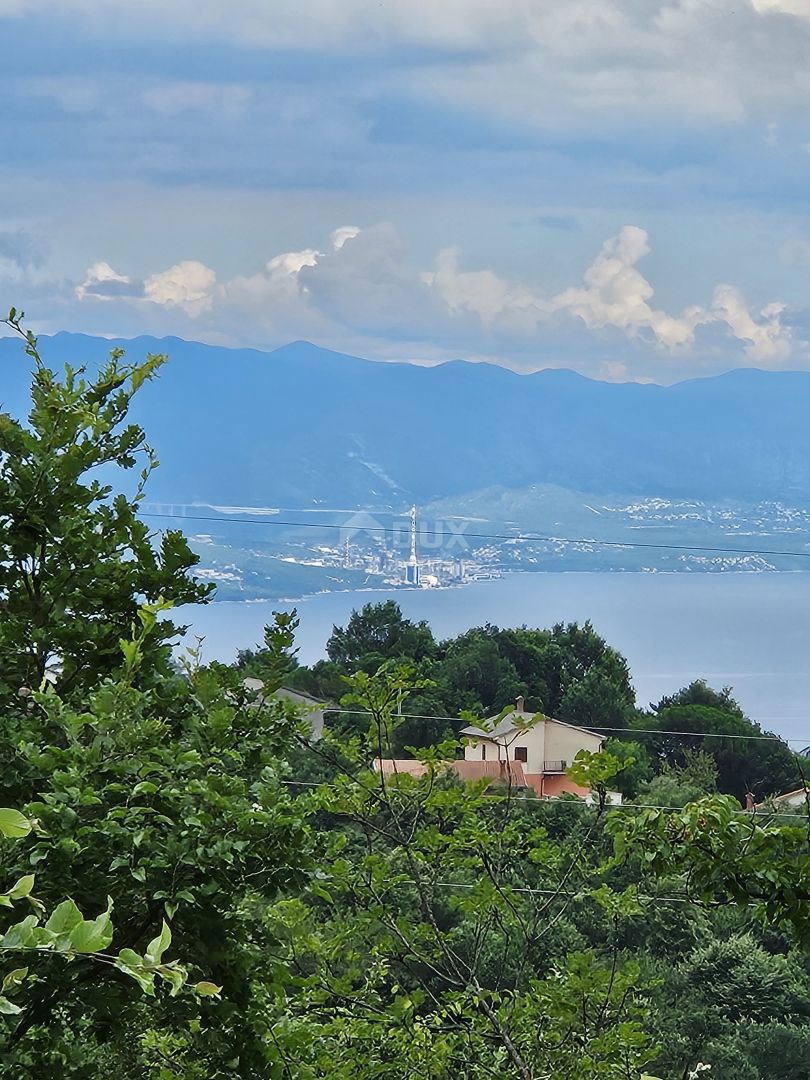 OPATIJA, BREGI - terreno edificabile di 1945m2 con vista sul mare per un edificio commerciale-residenziale o residenziale - appartamenti/casa familiare/villa/casa in affitto - vacanze con piscina