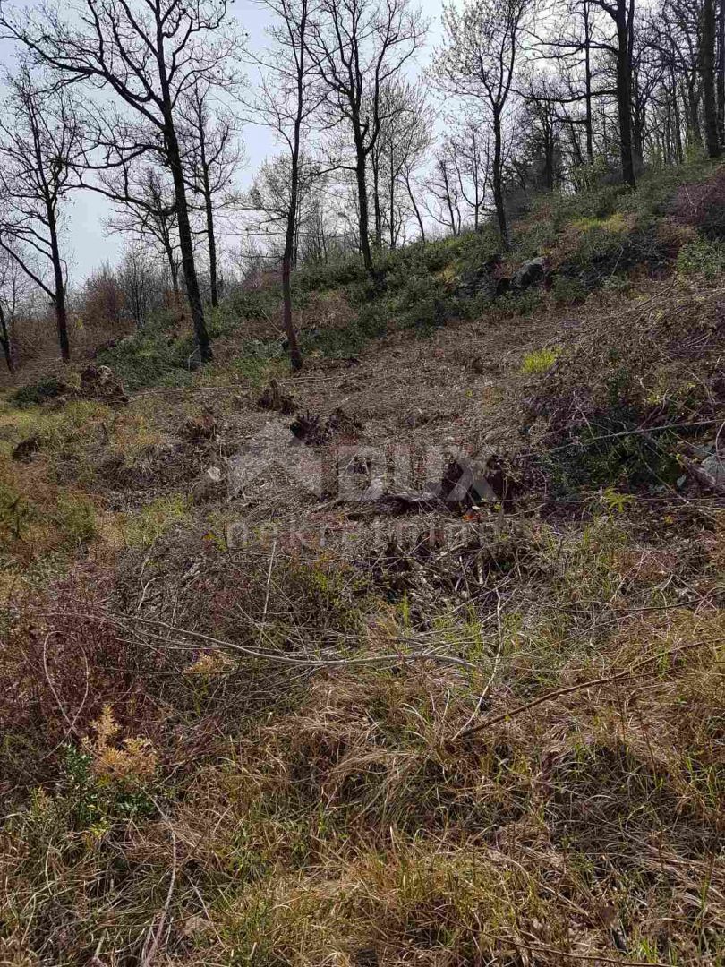 OPATIJA, BREGI - terreno edificabile di 1945m2 con vista sul mare per un edificio commerciale-residenziale o residenziale - appartamenti/casa familiare/villa/casa in affitto - vacanze con piscina