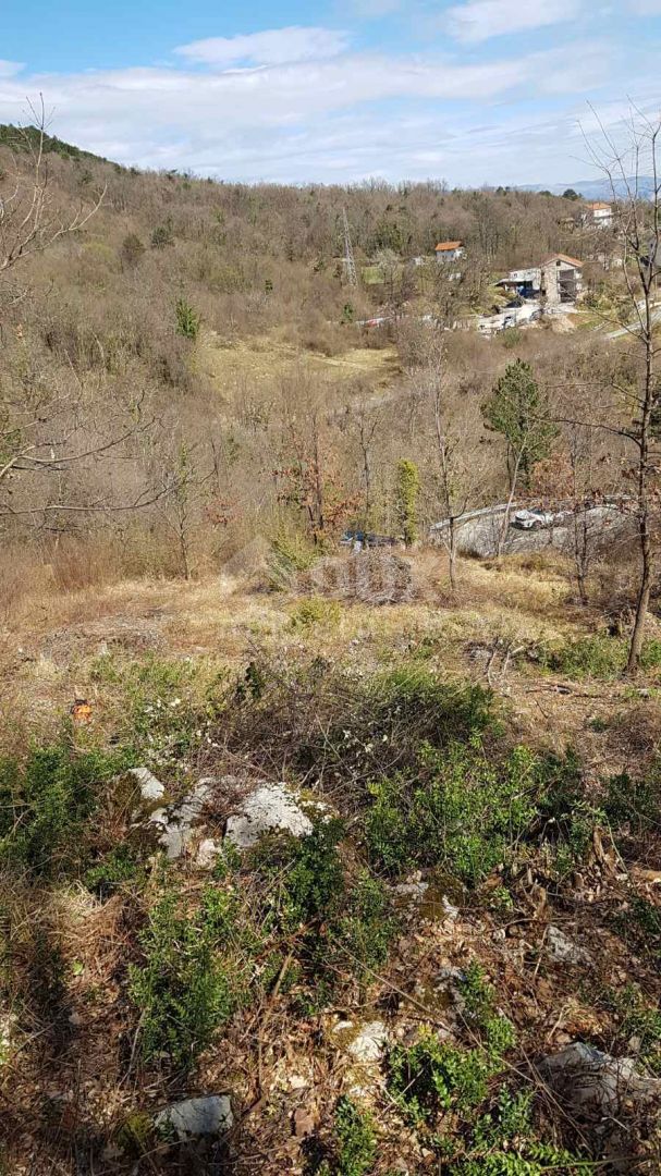 OPATIJA, BREGI - terreno edificabile di 1945m2 con vista sul mare per un edificio commerciale-residenziale o residenziale - appartamenti/casa familiare/villa/casa in affitto - vacanze con piscina