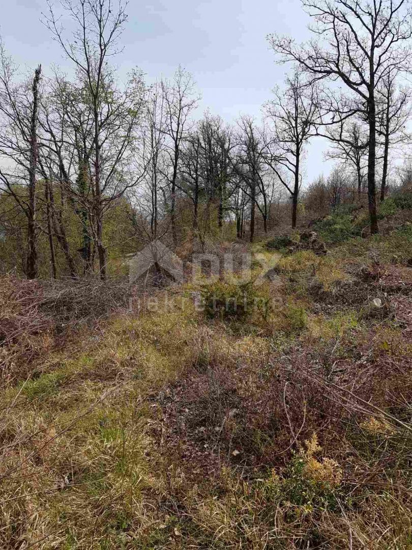 OPATIJA, BREGI - terreno edificabile di 1945m2 con vista sul mare per un edificio commerciale-residenziale o residenziale - appartamenti/casa familiare/villa/casa in affitto - vacanze con piscina