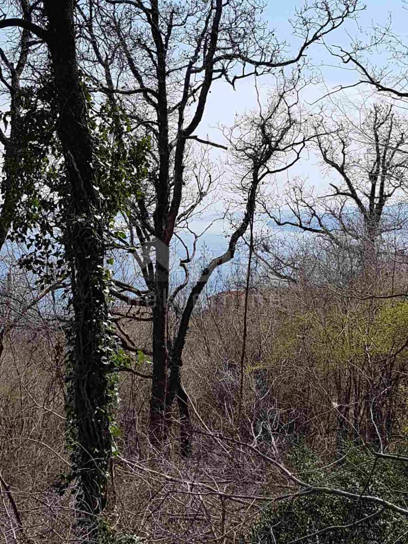 OPATIJA, BREGI - terreno edificabile di 1945m2 con vista sul mare per un edificio commerciale-residenziale o residenziale - appartamenti/casa familiare/villa/casa in affitto - vacanze con piscina