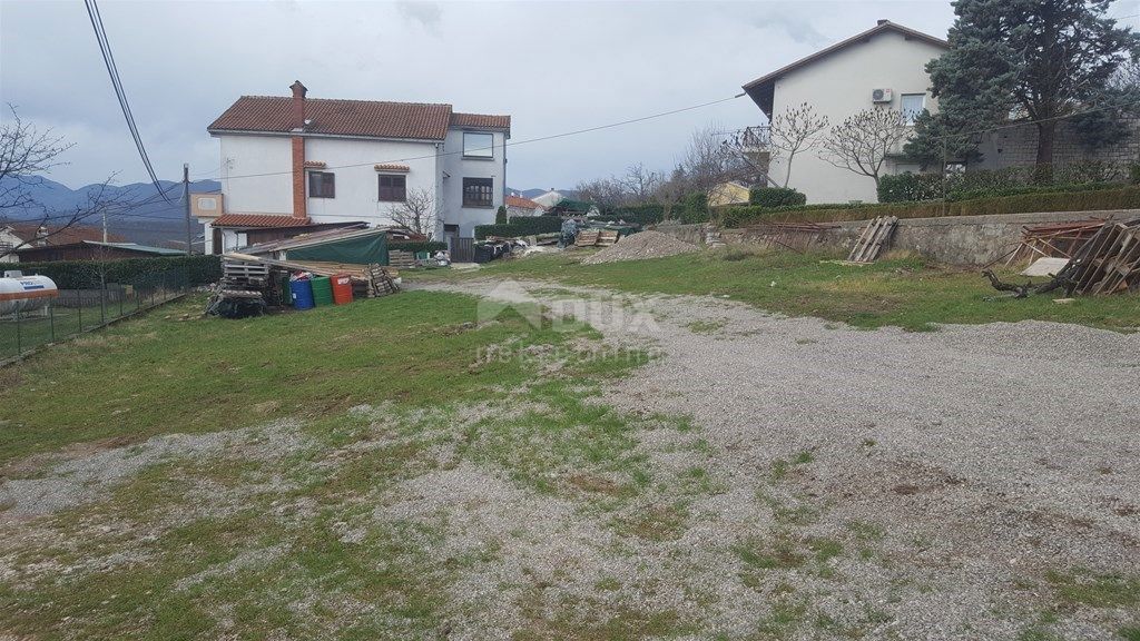 RIJEKA, VIŠKOVO - terreno edificabile di 739 m2 completamente pianeggiante per una casa bifamiliare!!! OPPORTUNITÀ!!!