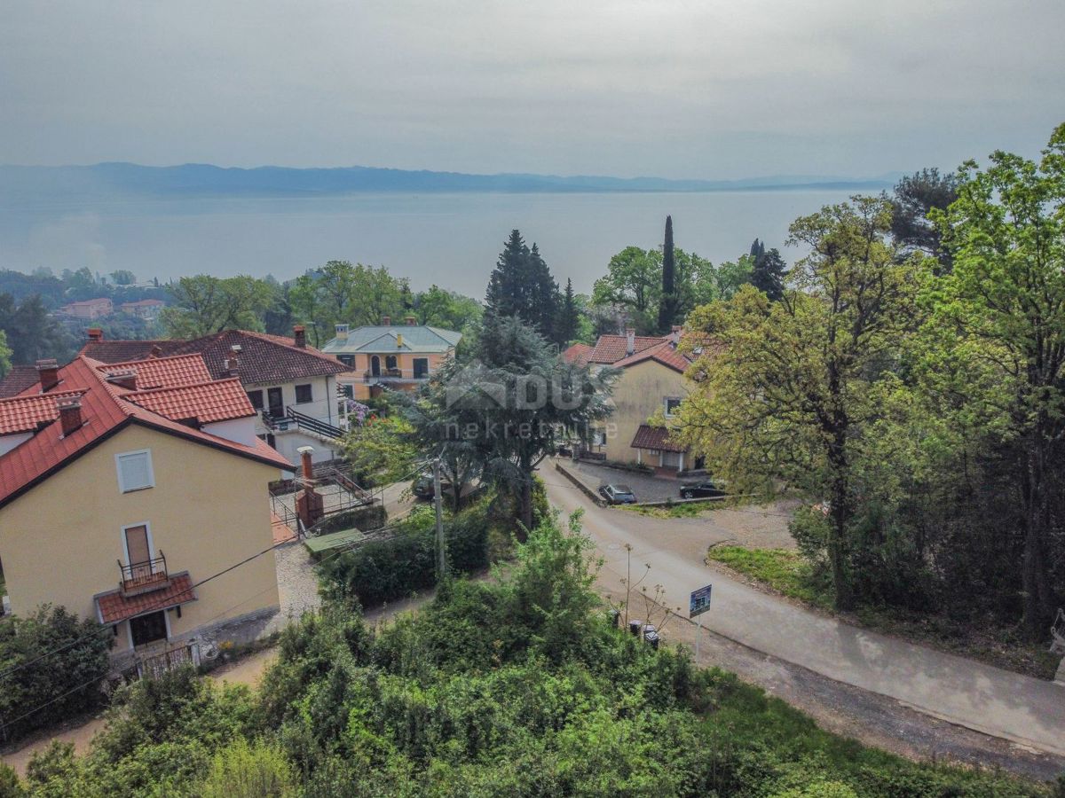 OPATIJA, IKA - terreno con permesso di costruzione nella zona M3, per un edificio con garage, terrazze e vista sul mare