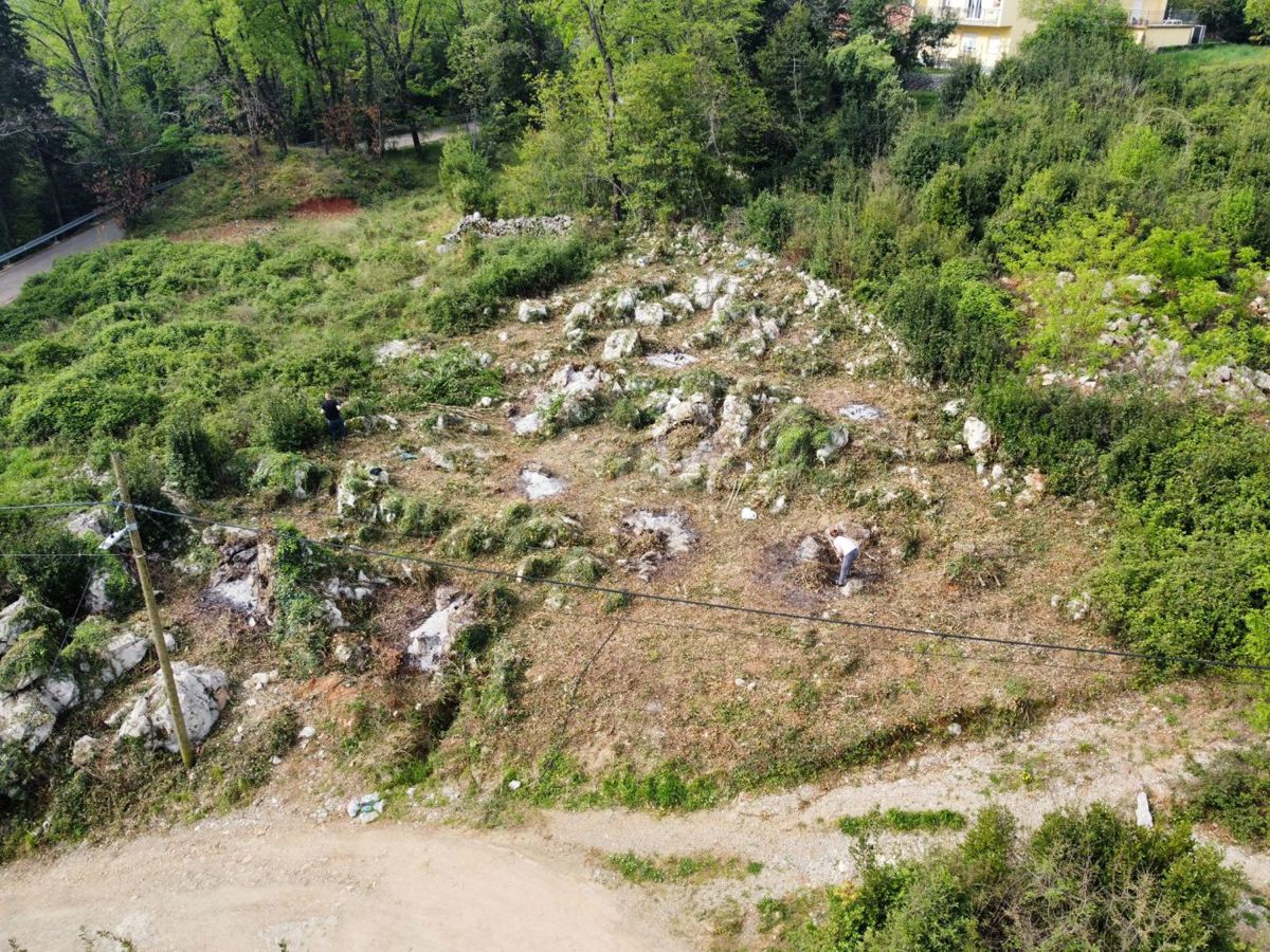 OPATIJA, IKA - terreno con permesso di costruzione nella zona M3, per un edificio con garage, terrazze e vista sul mare