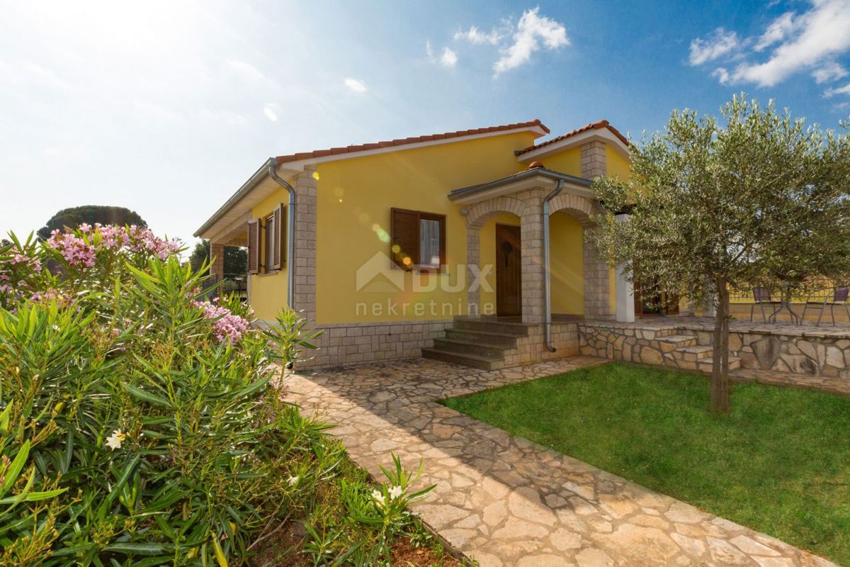 POREČ- KAŠTELIR, LABINCI- villa urbana, 110 m2, ideale in affitto!