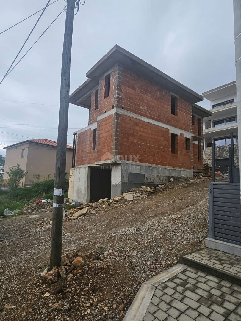 OPATIJA, MATULJI - casa in costruzione 230m2 + dintorni 400m2