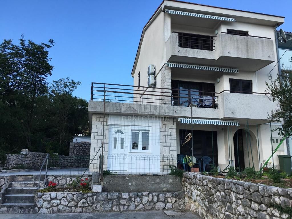 CRIKVENICA, JADRANOVO - bella casa con cinque appartamenti