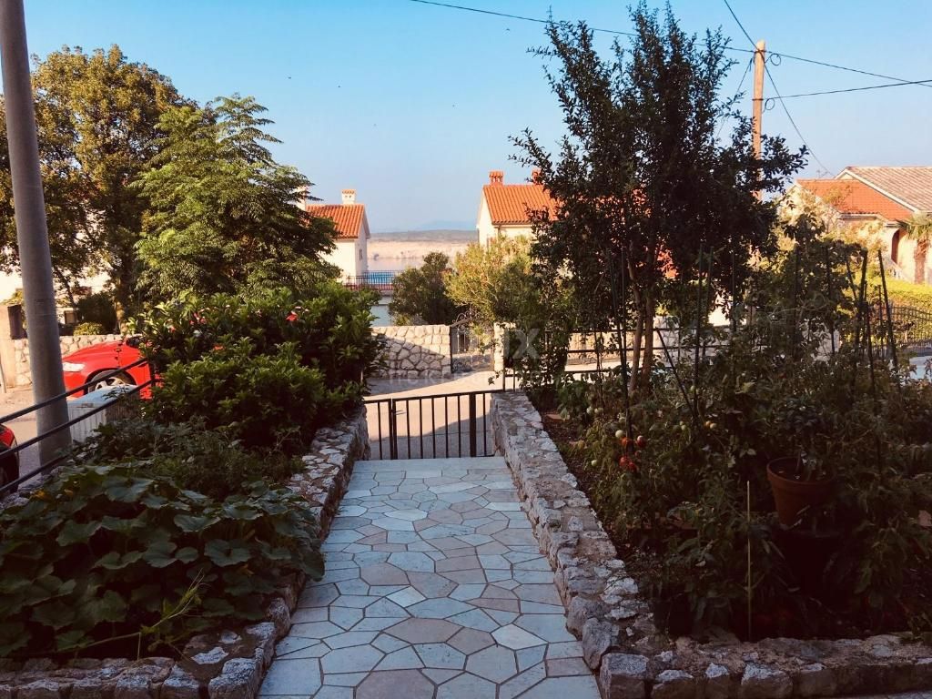 CRIKVENICA, JADRANOVO - bella casa con cinque appartamenti