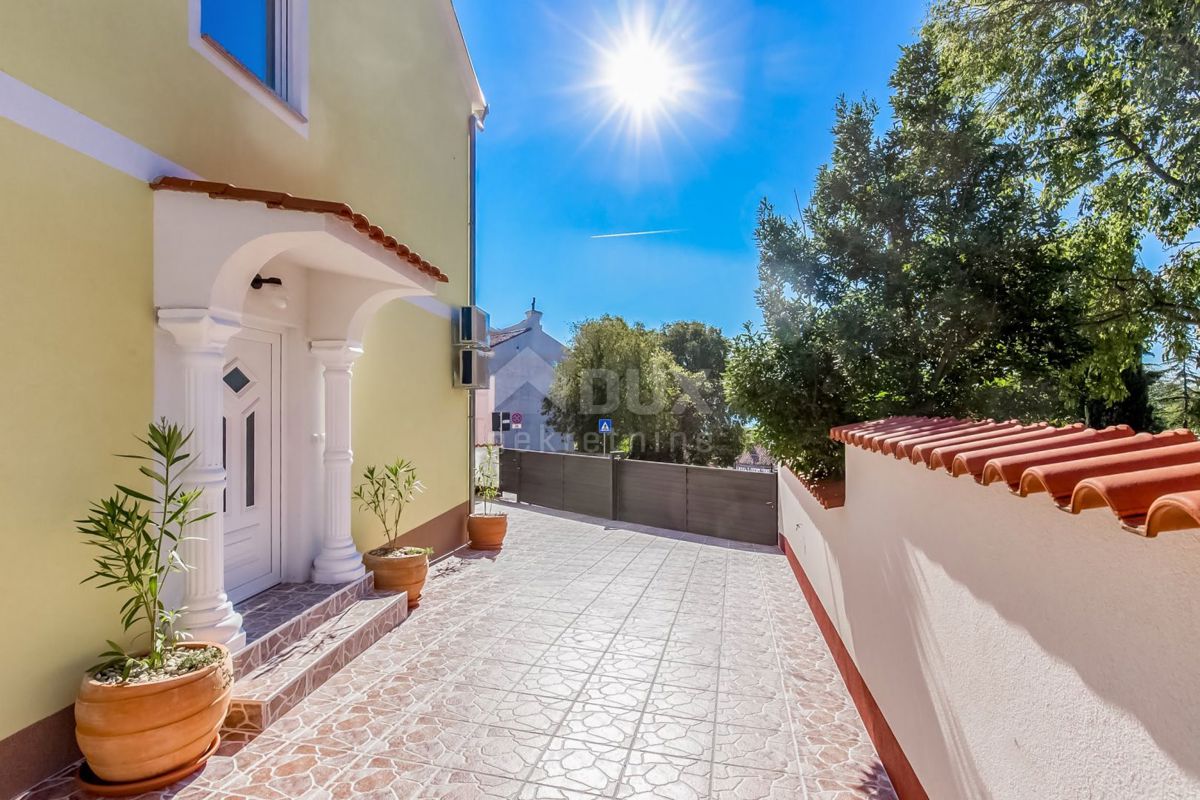 CRIKVENICA, DRAMALJ - Villa di nuova costruzione con piscina