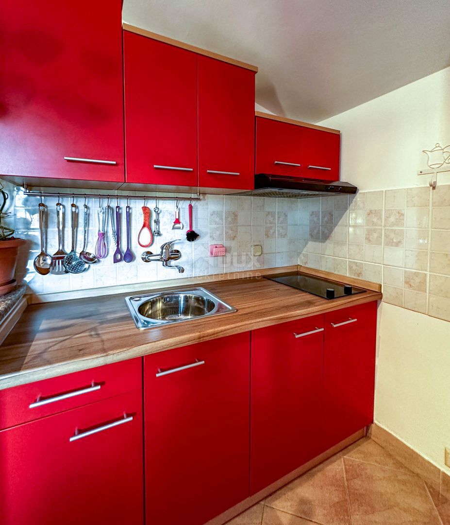 RIBNICA, OBROVAC - OCCASIONE! Casa 1a fila al mare + barca e posto barca