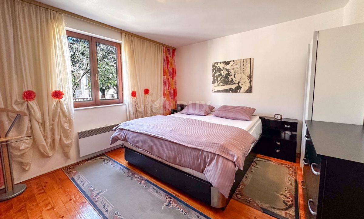 RIBNICA, OBROVAC - OCCASIONE! Casa 1a fila al mare + barca e posto barca