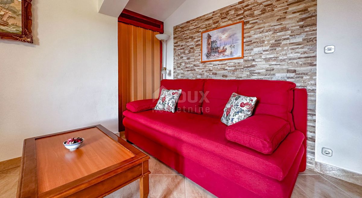 RIBNICA, OBROVAC - OCCASIONE! Casa 1a fila al mare + barca e posto barca