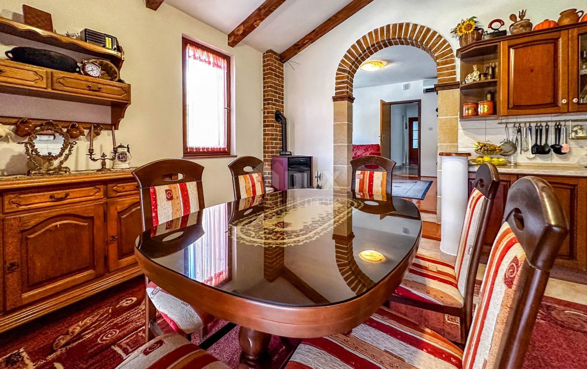 RIBNICA, OBROVAC - OCCASIONE! Casa 1a fila al mare + barca e posto barca