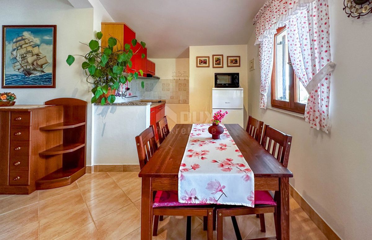 RIBNICA, OBROVAC - OCCASIONE! Casa 1a fila al mare + barca e posto barca