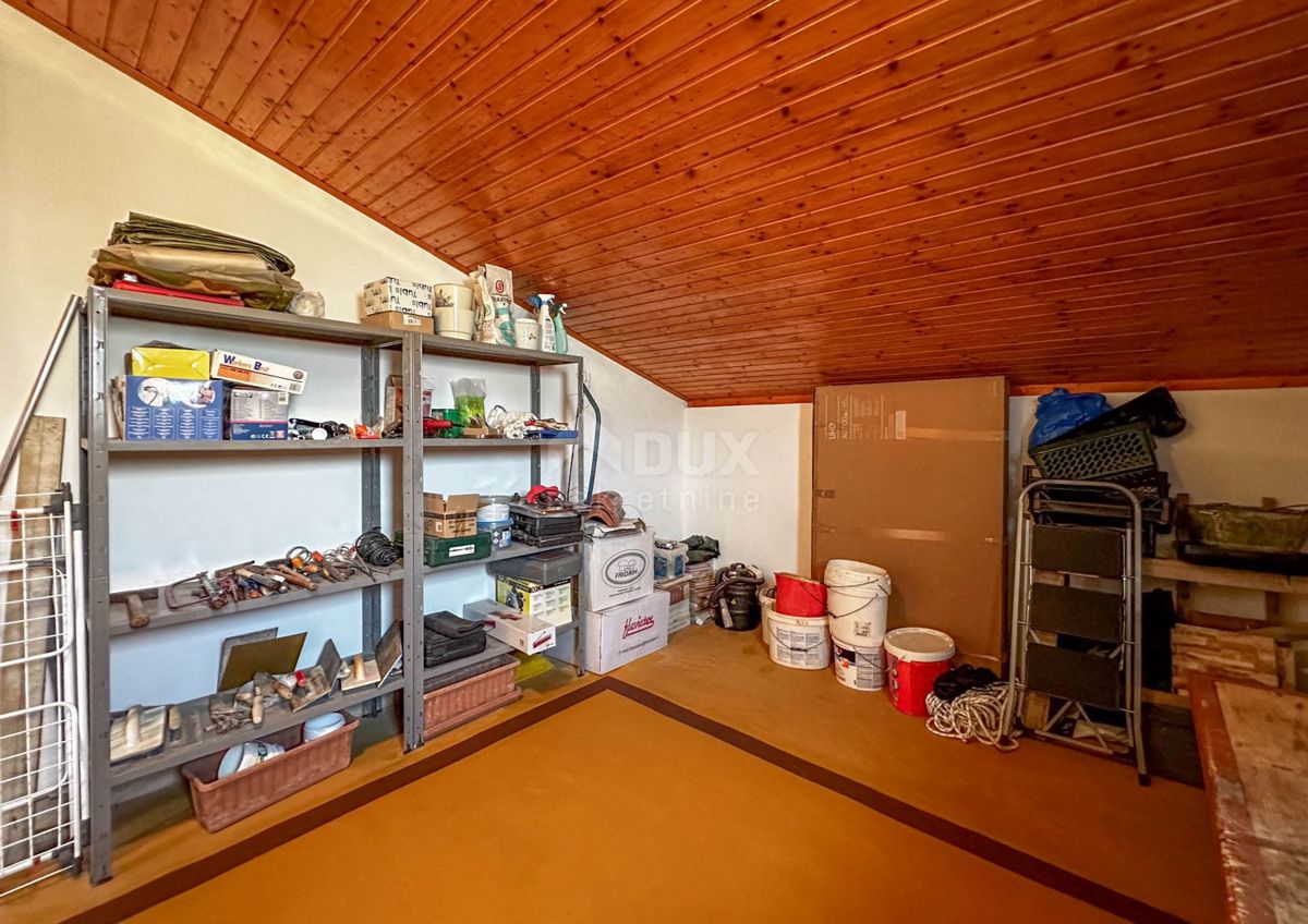 RIBNICA, OBROVAC - OCCASIONE! Casa 1a fila al mare + barca e posto barca