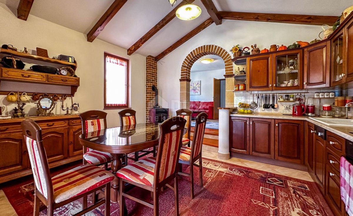 RIBNICA, OBROVAC - OCCASIONE! Casa 1a fila al mare + barca e posto barca