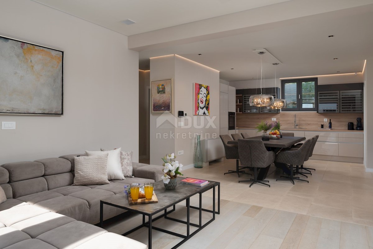 ZADAR, VRSI - Lussuose ville gemelle 1a fila al mare