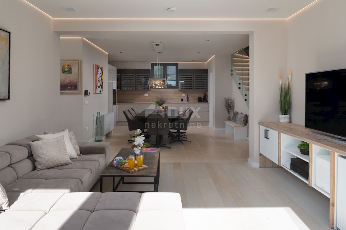 ZADAR, VRSI - Lussuose ville gemelle 1a fila al mare