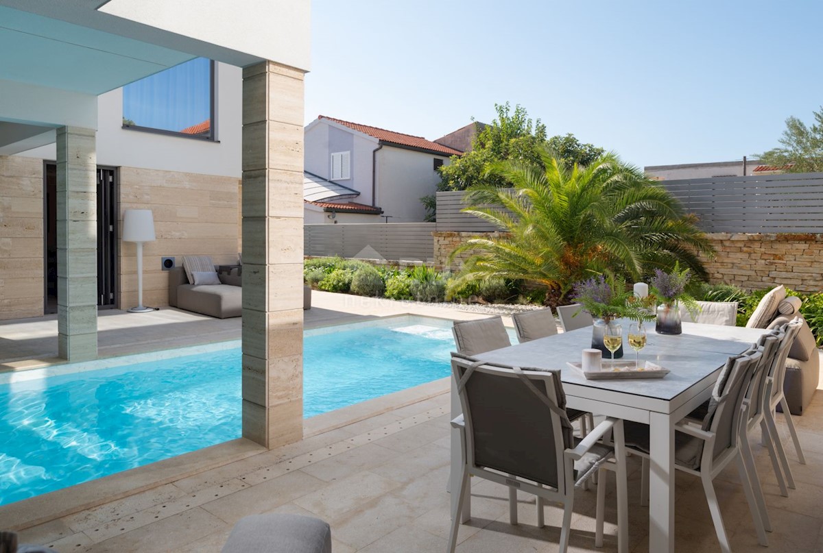 ZADAR, VRSI - Lussuose ville gemelle 1a fila al mare