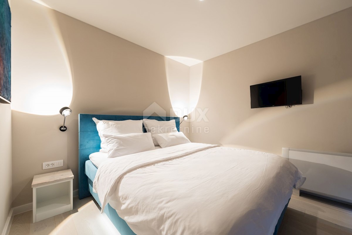 ZADAR, VRSI - Lussuose ville gemelle 1a fila al mare