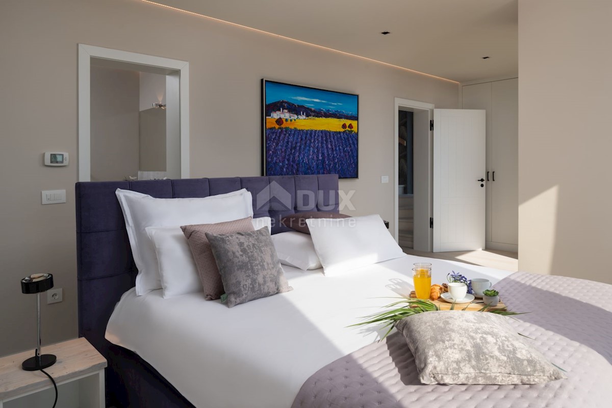 ZADAR, VRSI - Lussuose ville gemelle 1a fila al mare