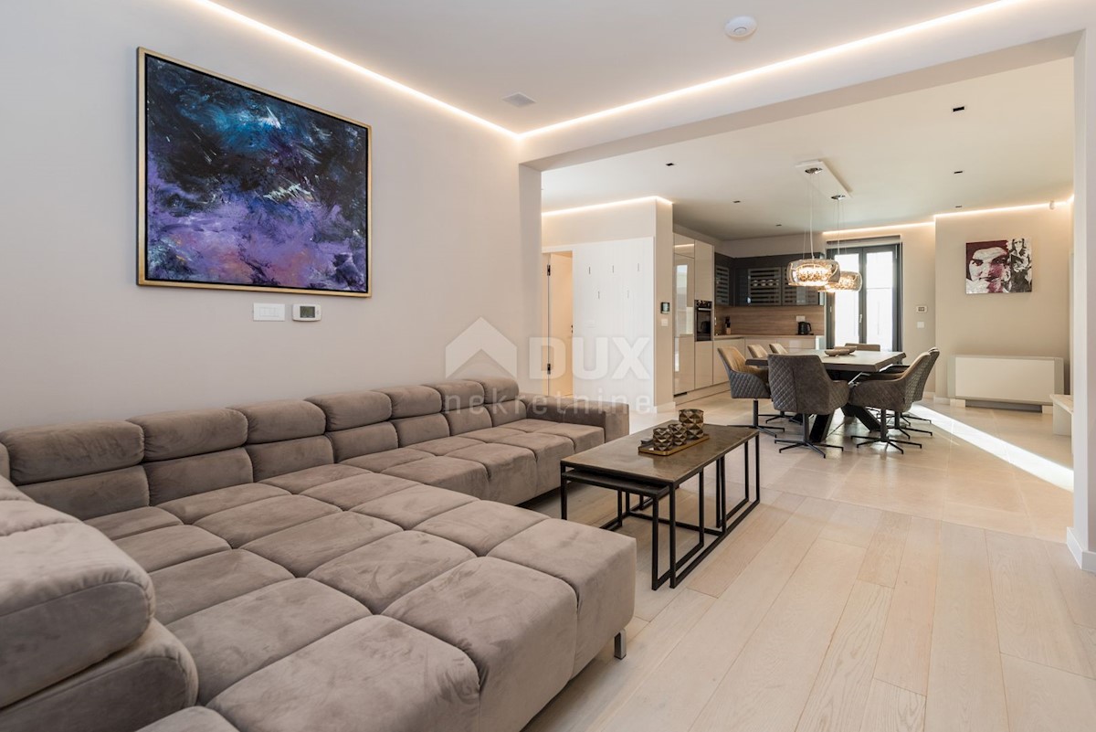 ZADAR, VRSI - Lussuose ville gemelle 1a fila al mare