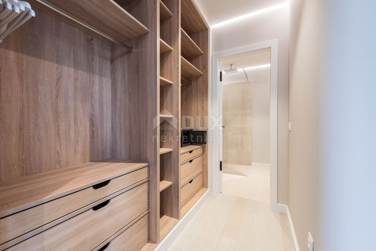 ZADAR, VRSI - Lussuose ville gemelle 1a fila al mare