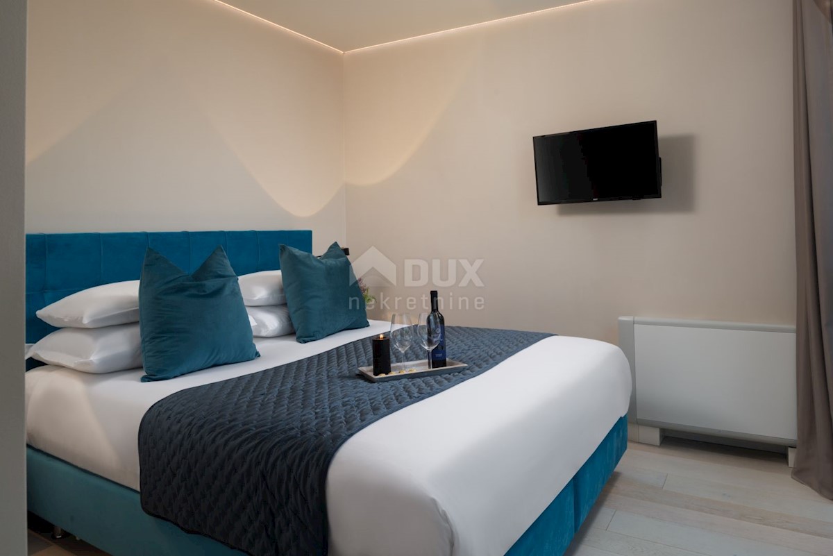 ZADAR, VRSI - Lussuose ville gemelle 1a fila al mare