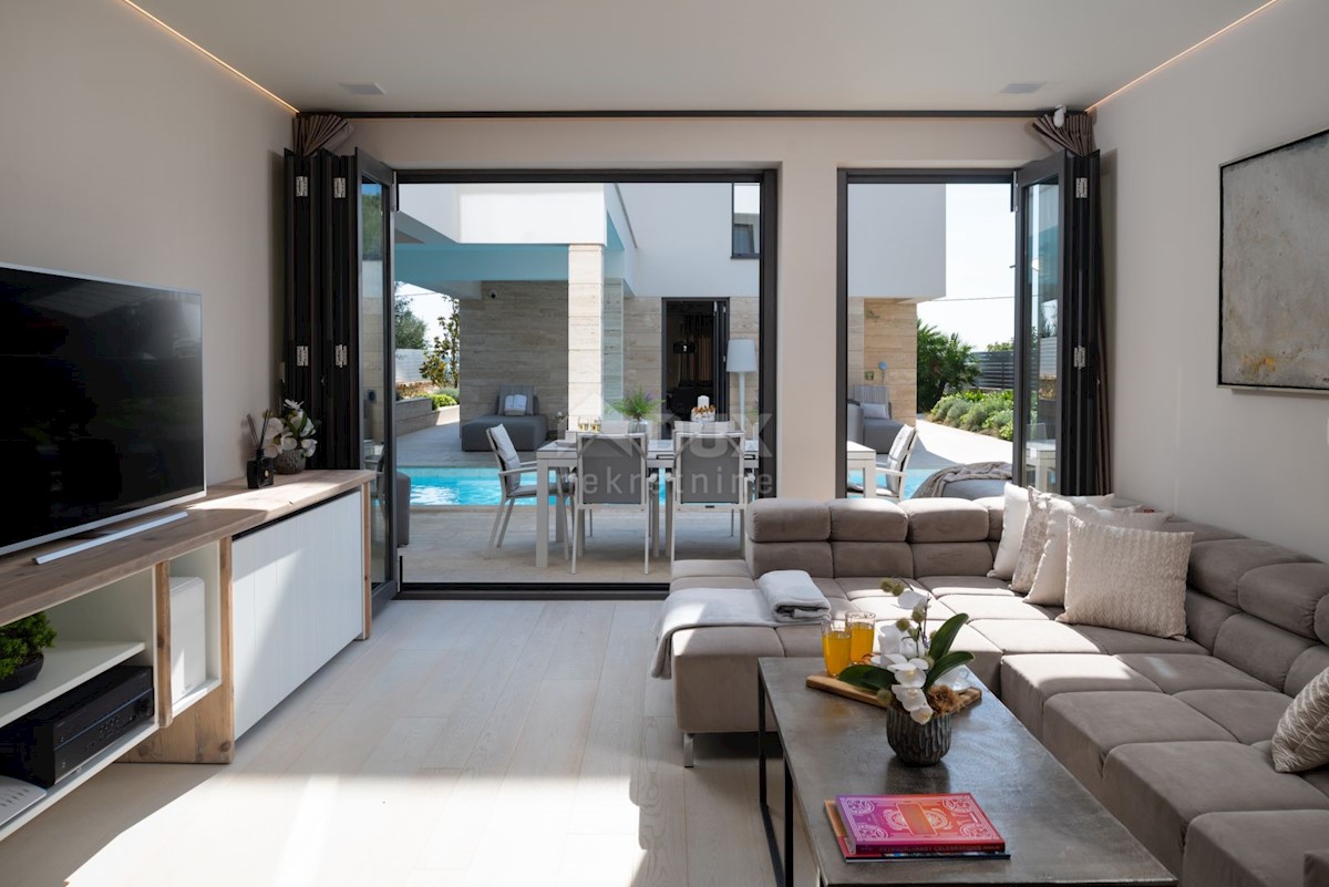 ZADAR, VRSI - Lussuose ville gemelle 1a fila al mare