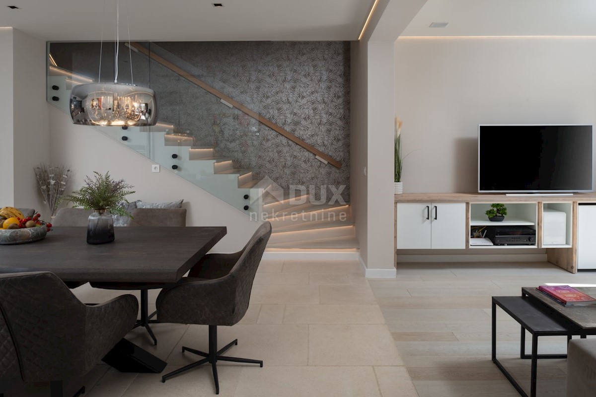 ZADAR, VRSI - Lussuose ville gemelle 1a fila al mare