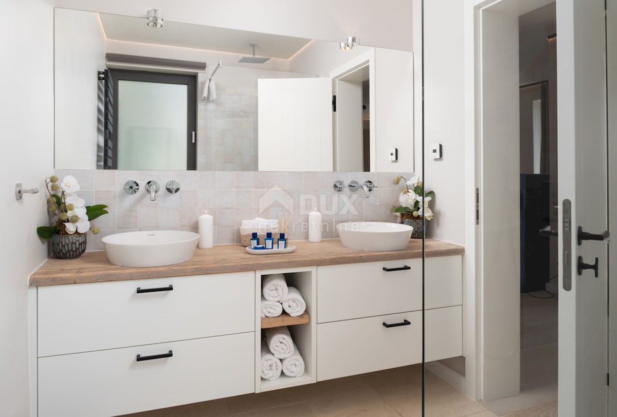 ZADAR, VRSI - Lussuose ville gemelle 1a fila al mare