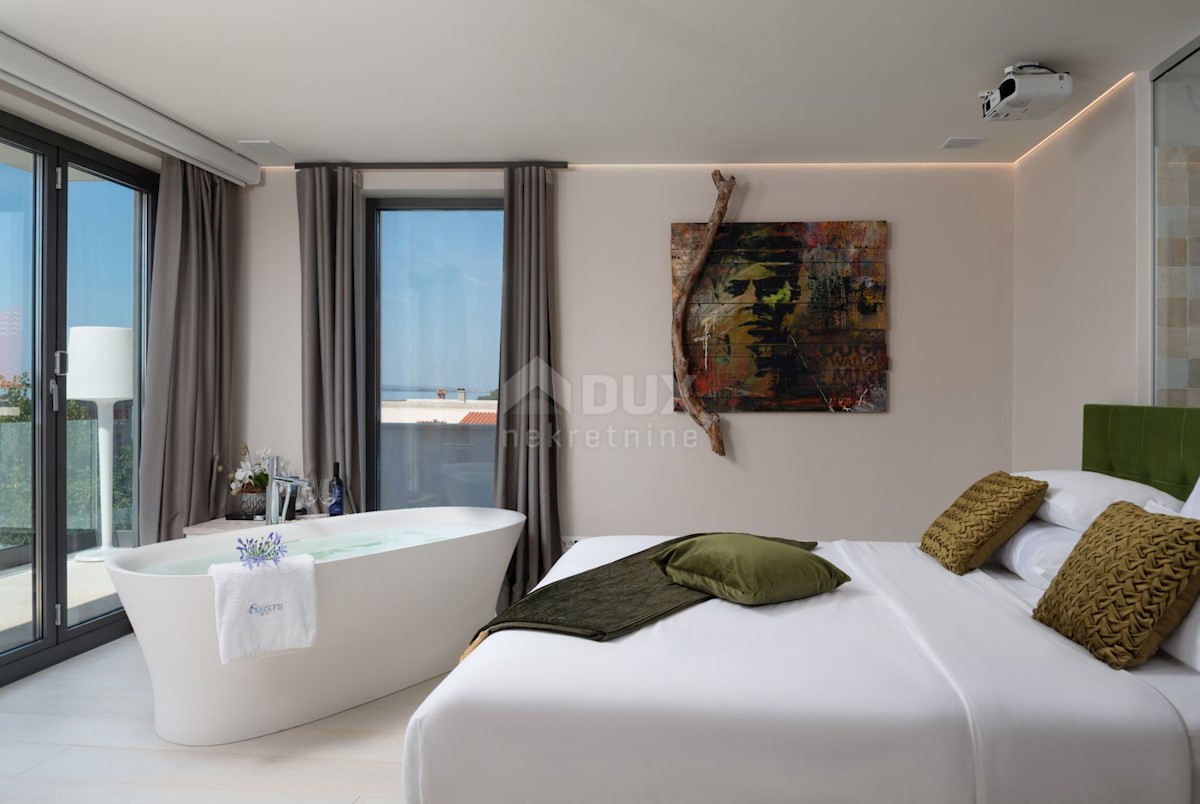 ZADAR, VRSI - Lussuose ville gemelle 1a fila al mare