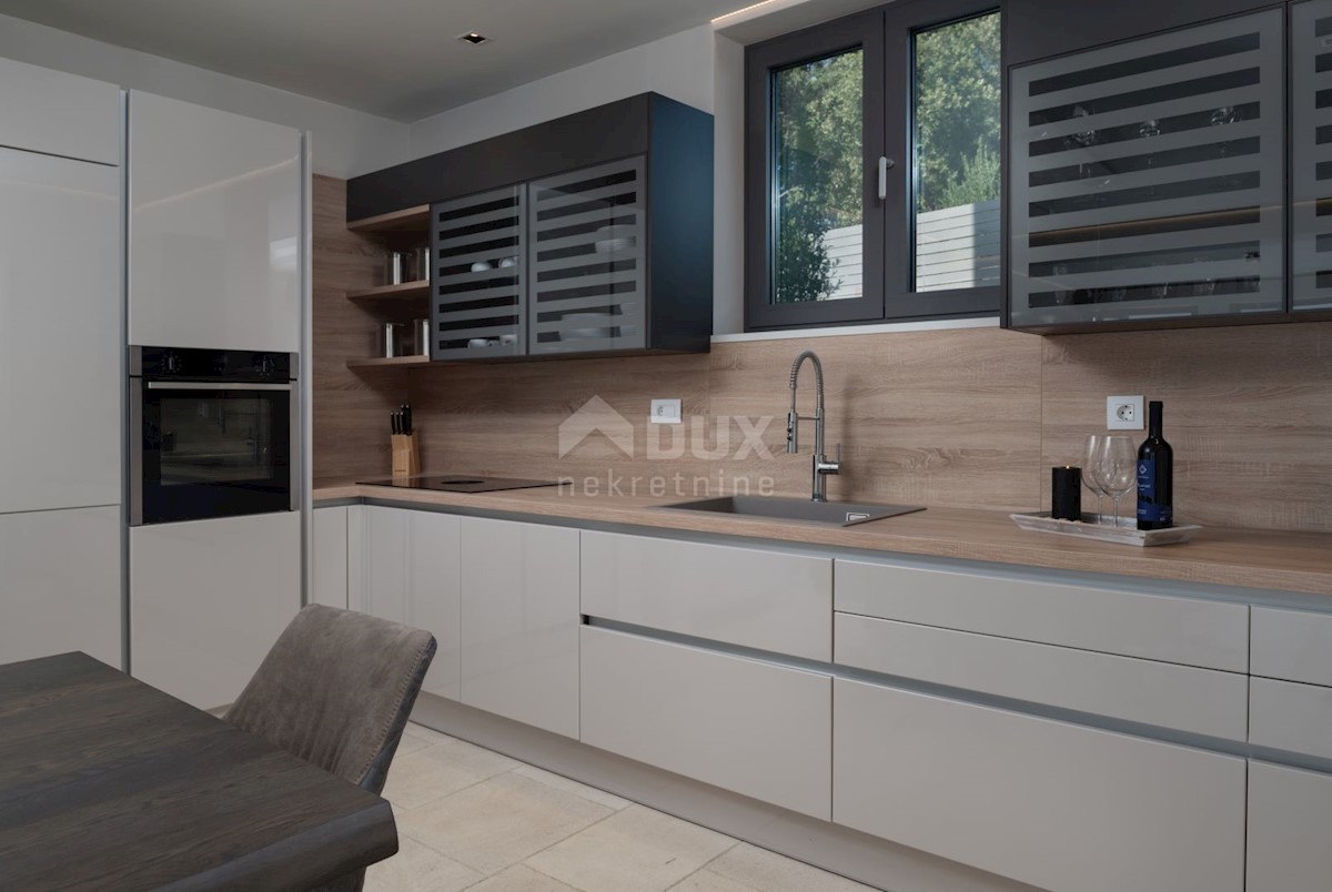 ZADAR, VRSI - Lussuose ville gemelle 1a fila al mare