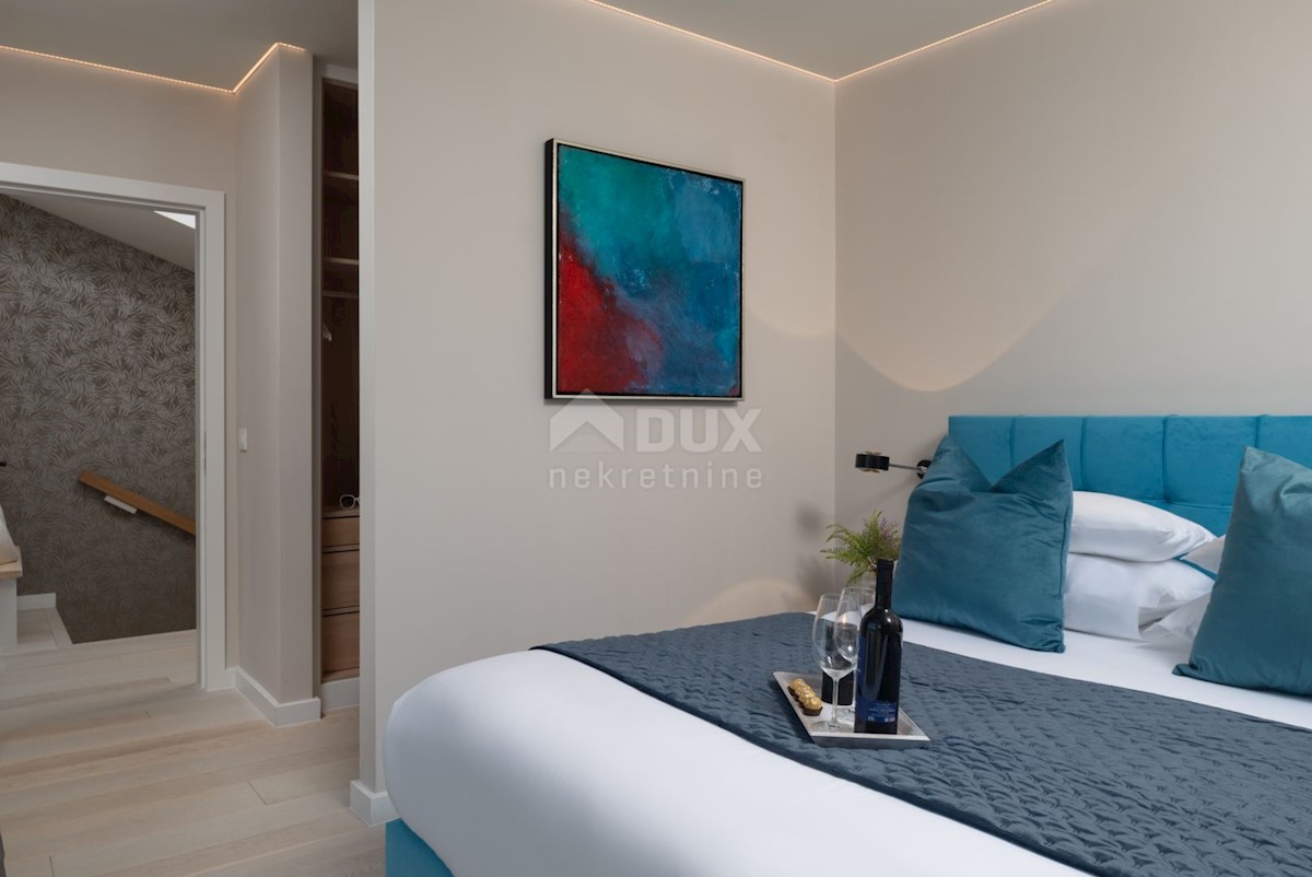 ZADAR, VRSI - Lussuose ville gemelle 1a fila al mare