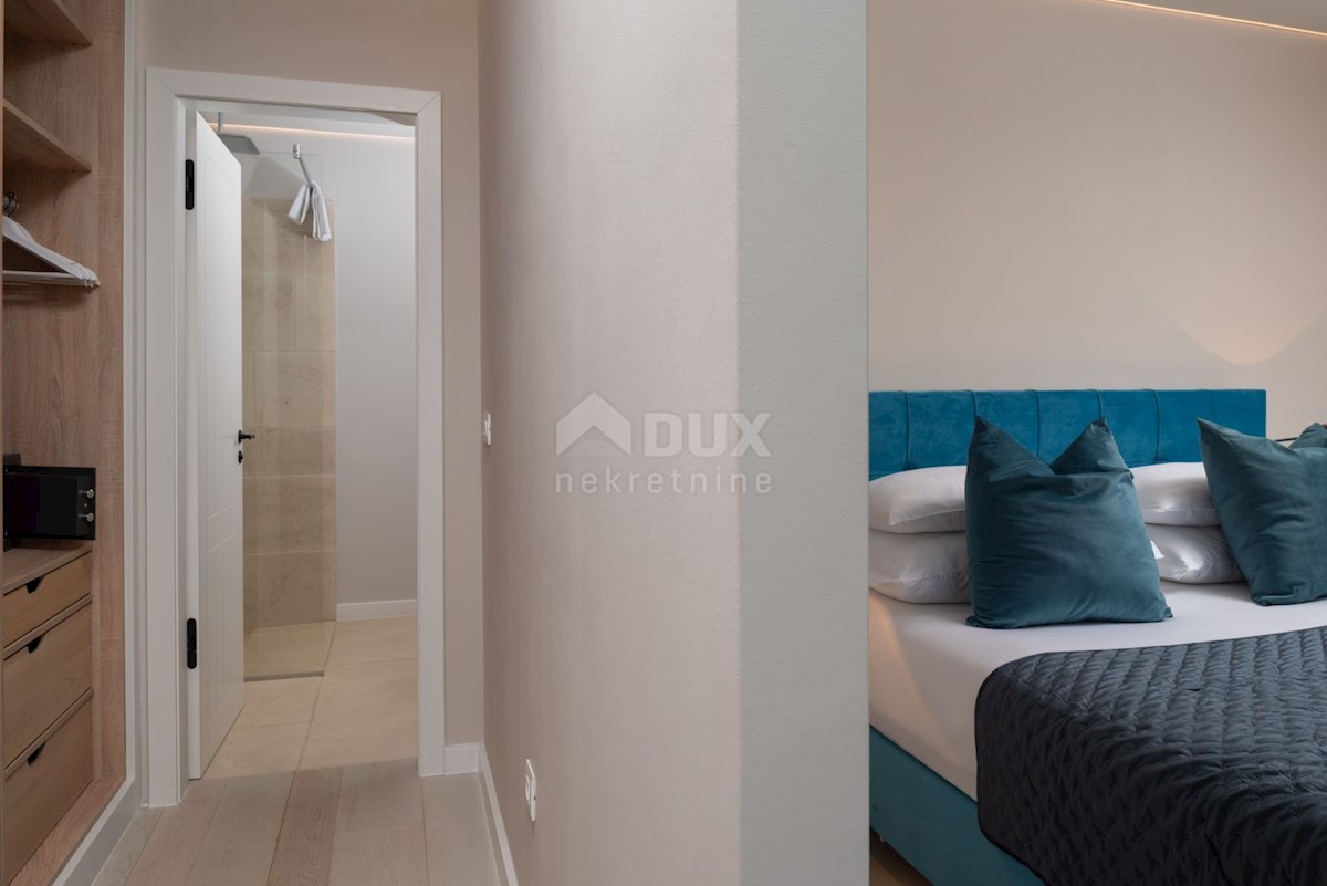 ZADAR, VRSI - Lussuose ville gemelle 1a fila al mare