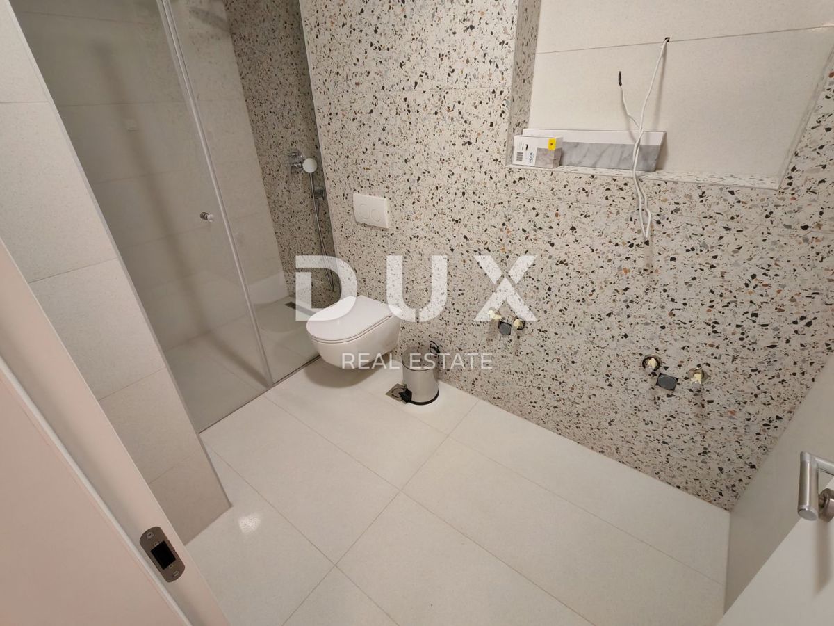 ZADAR, ZATON - Villa bifamiliare di lusso con piscina riscaldata, sauna e palestra! Nuova costruzione! A1