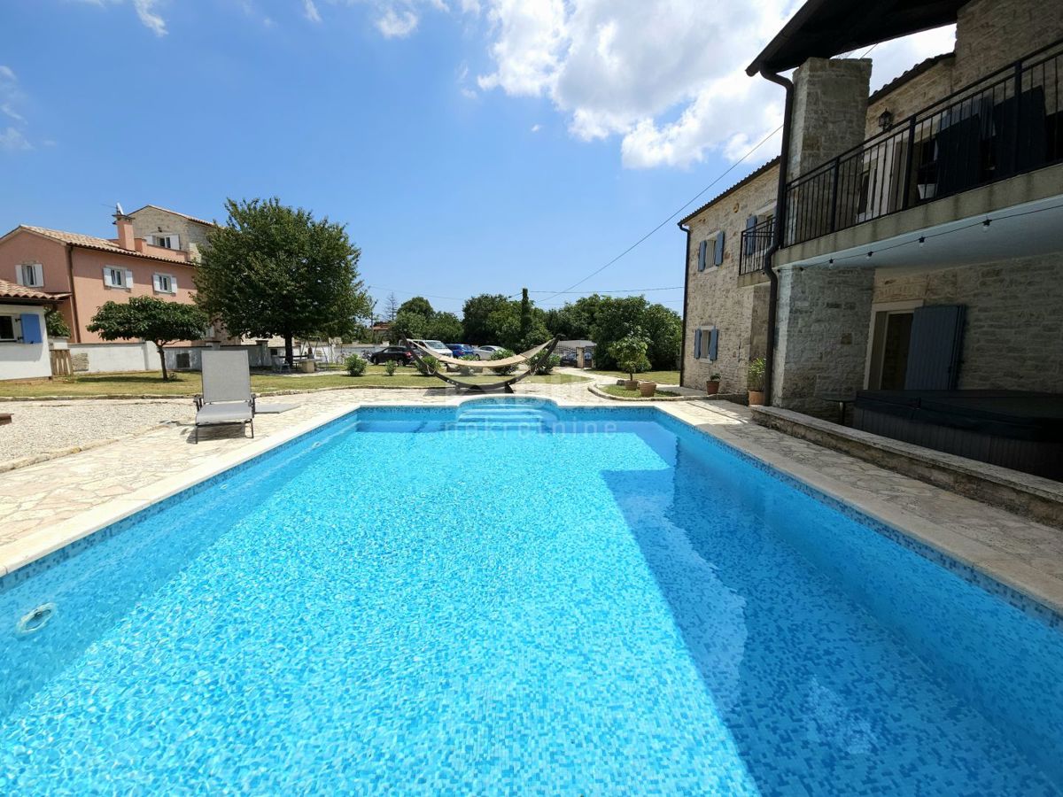 ISTRIA, FILIPPINE - Esclusiva villa in pietra con ampio giardino