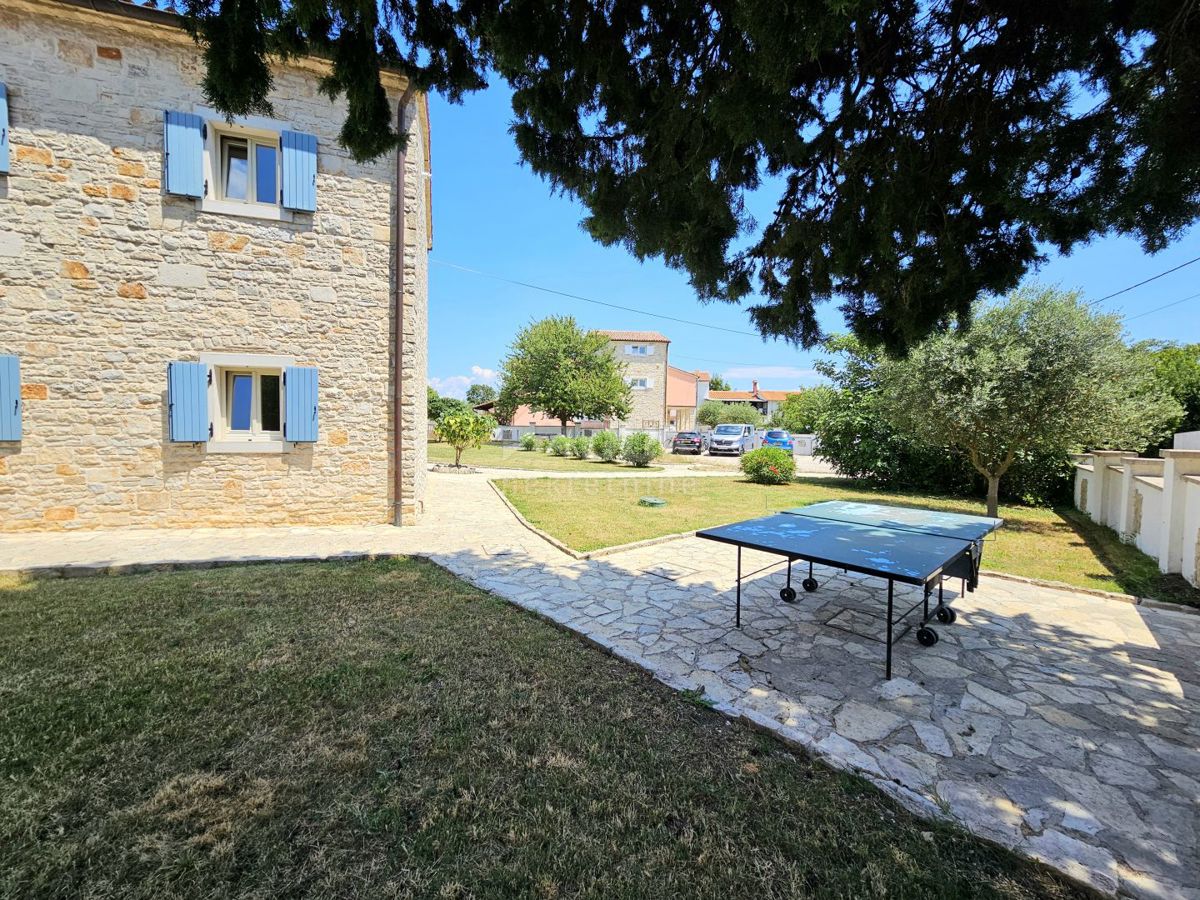 ISTRIA, FILIPPINE - Esclusiva villa in pietra con ampio giardino