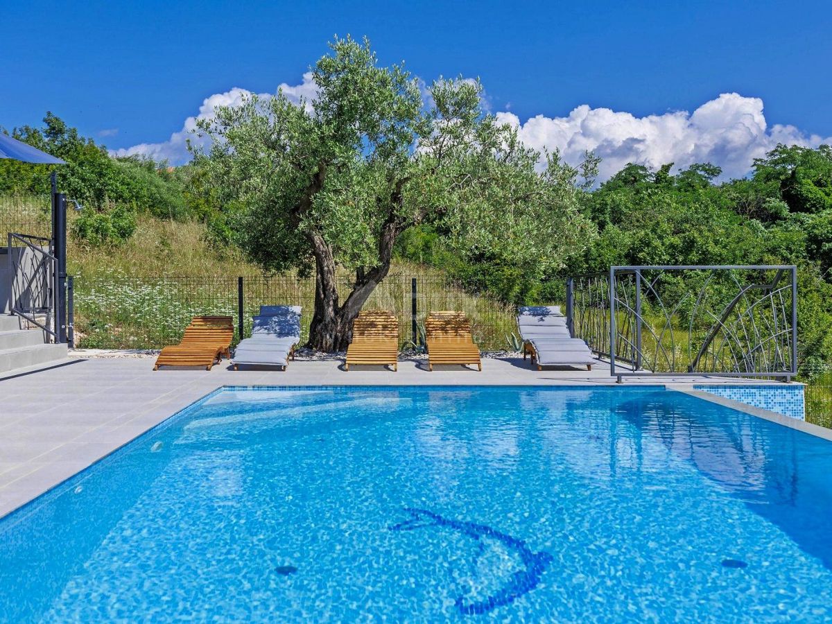 ISTRIA, BRTONIGLA - Villa con vista panoramica sul mare 