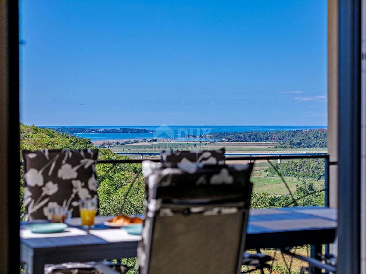 ISTRIA, BRTONIGLA - Villa con vista panoramica sul mare 